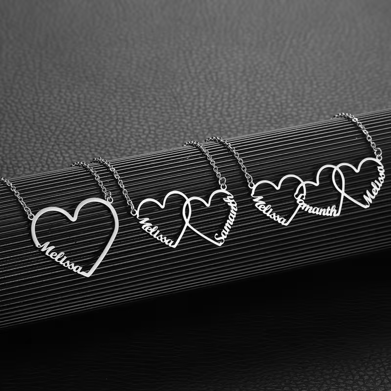 Engraved Name Necklace - สร้อยคอจี้รูปหัวใจเชื่อมต่อกันแบบกำหนดเอง พร้อมสลักชื่อ 1/2/3 ชื่อ ทำจากสแตนเลส ของขวัญเครื่องประดับสำหรับคู่รัก