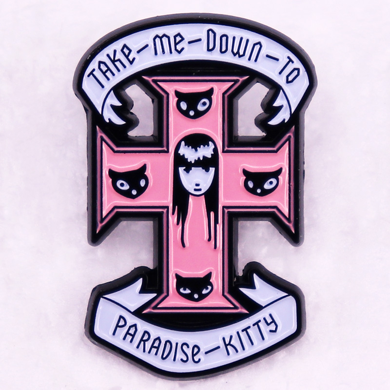 Paradise Jewelry & Watches Llc Miami - เอมิลี่แปลกพาฉันลงไปยังสวรรค์คิตตี้ป้ายเคลือบเครื่องประดับเข็มกลัดไม้กางเขนสีชมพู