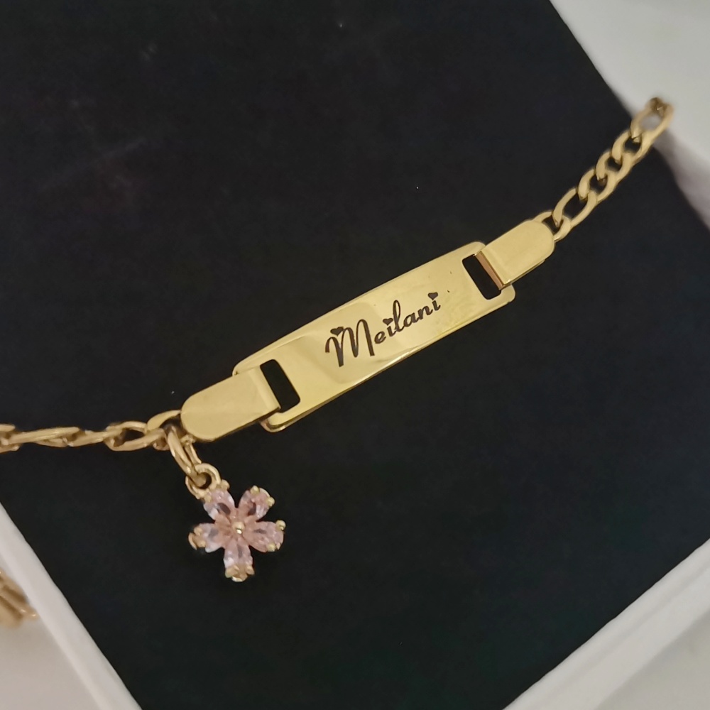 Leechee จี้ดอกไม้เพทายขนาดเล็ก - Engraved Name Necklace บทวิจารณ์และราคา