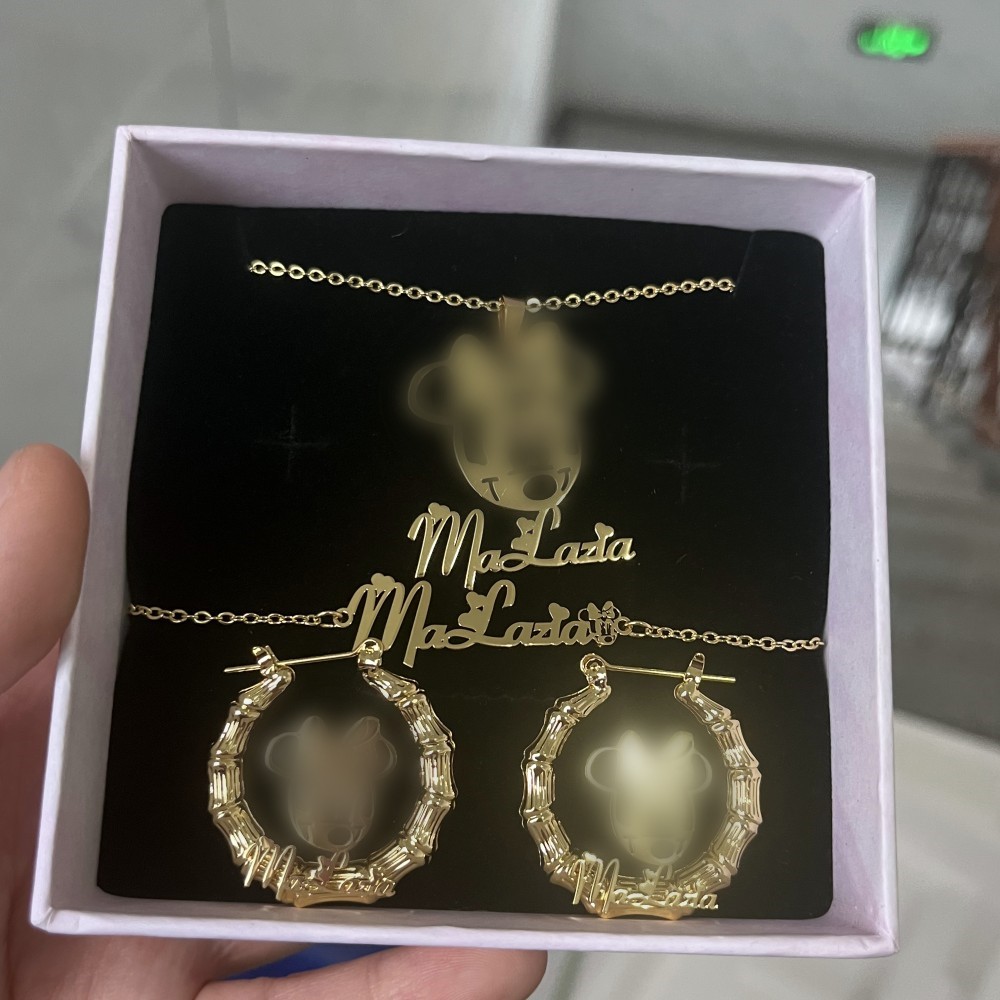 ชุดเครื่องประดับตามสั่งยี่ห้อ  - Engraved Name Necklace บทวิจารณ์และราคา